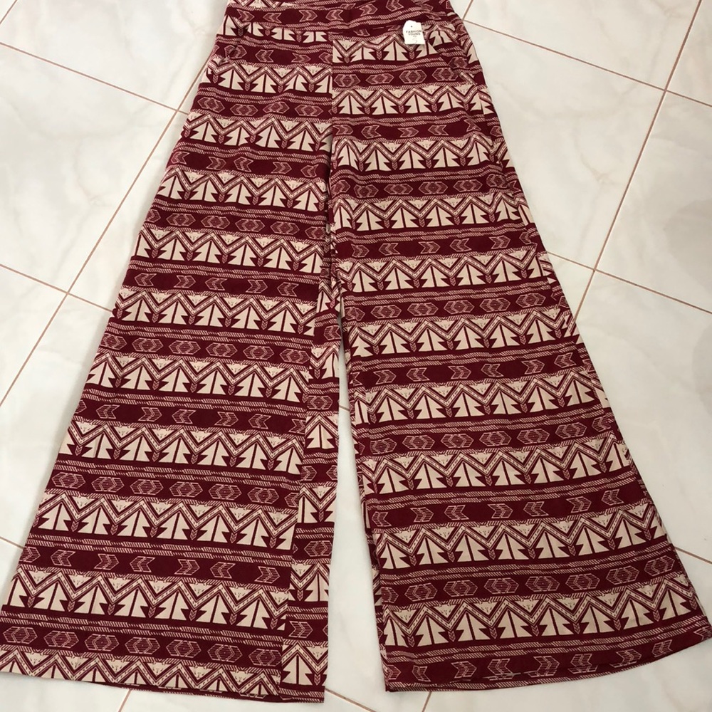 Wide legged pants with tag